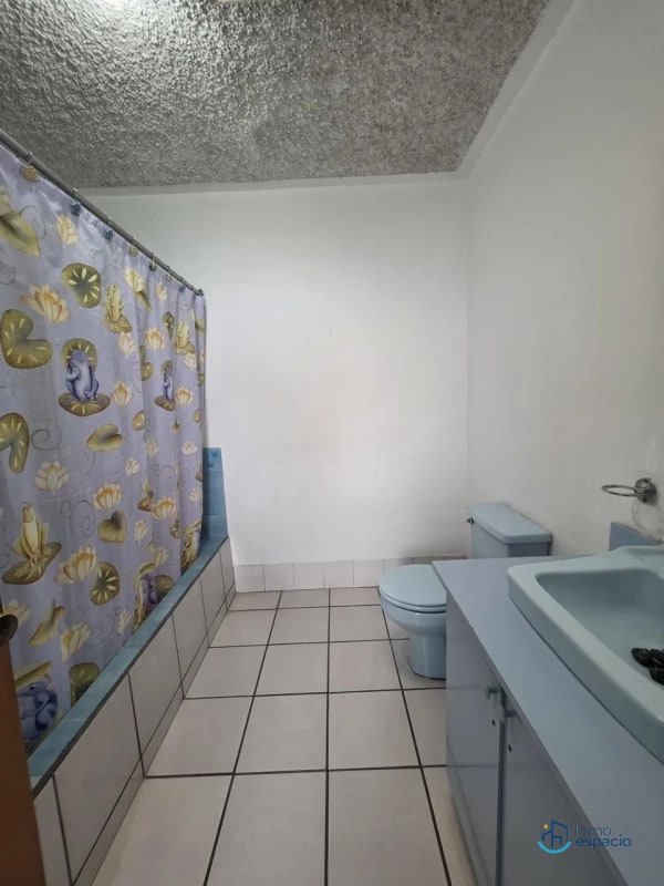 🏢 CASA COMERCIAL EN RENTA – ZONA 11 (COLONIA ROOSEVELT) - 11