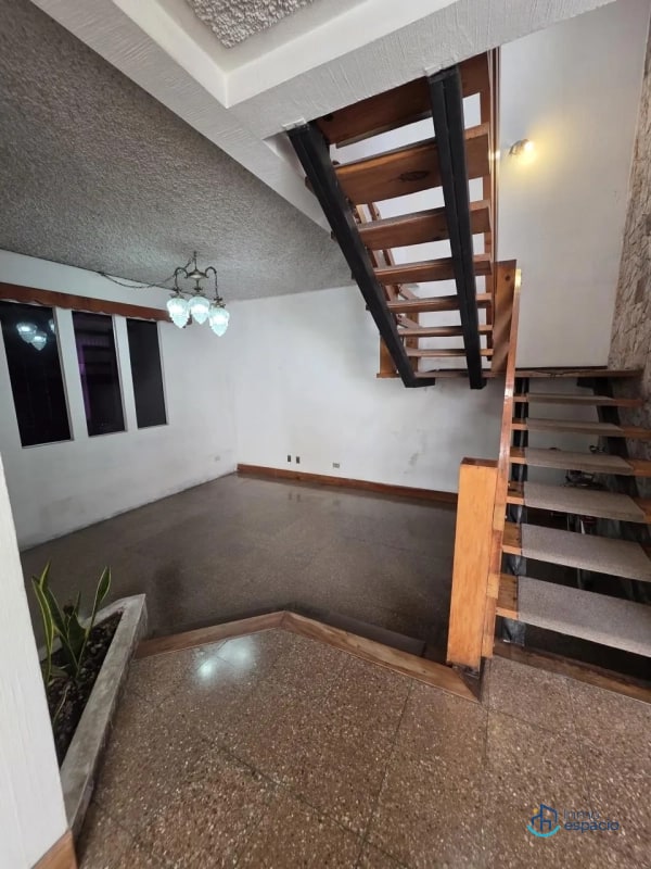 🏢 CASA COMERCIAL EN RENTA – ZONA 11 (COLONIA ROOSEVELT) - 8