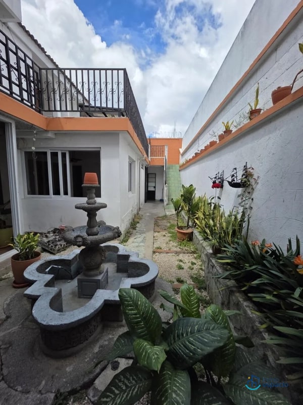 🏢 CASA COMERCIAL EN RENTA – ZONA 11 (COLONIA ROOSEVELT) - 1