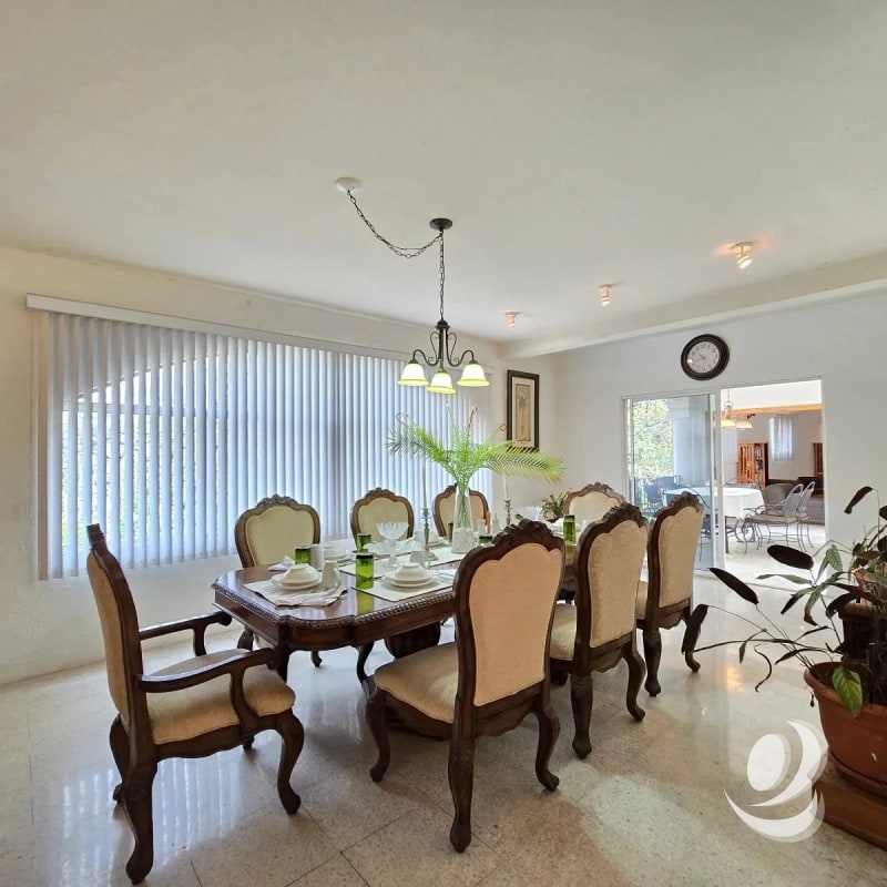 Casa Amueblada y 4 Bungalows (rentados) en Venta El Encinal Tronco 2 Zona 7 de Mixco - 3