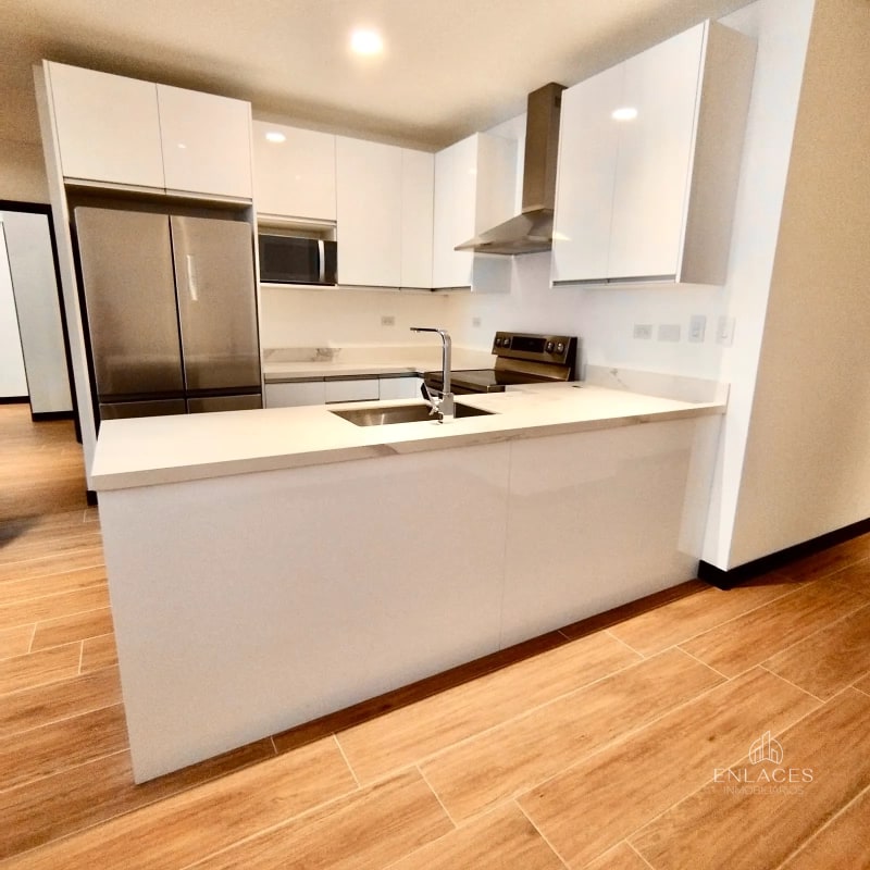Zona 16 • Apartamento Amueblado en Renta • Lirios de Cayalá III - 10