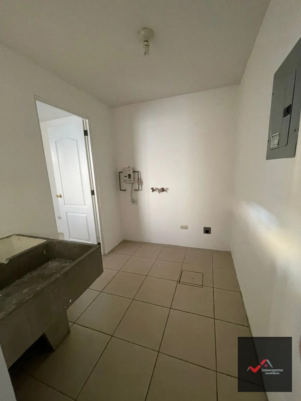 CASA EN VENTA EN CONDOMINIO SAN MARINO, ZONA 8 DE MIXCO - 13