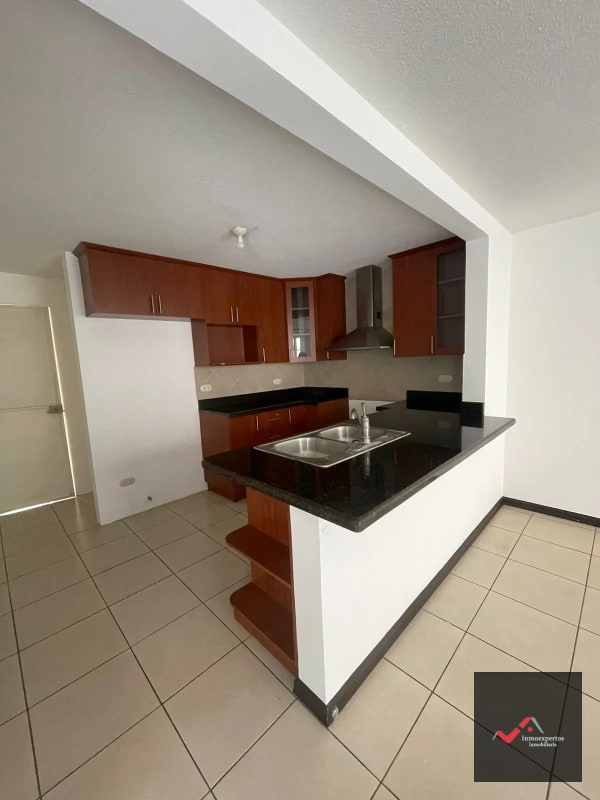 CASA EN VENTA EN CONDOMINIO SAN MARINO, ZONA 8 DE MIXCO - 12
