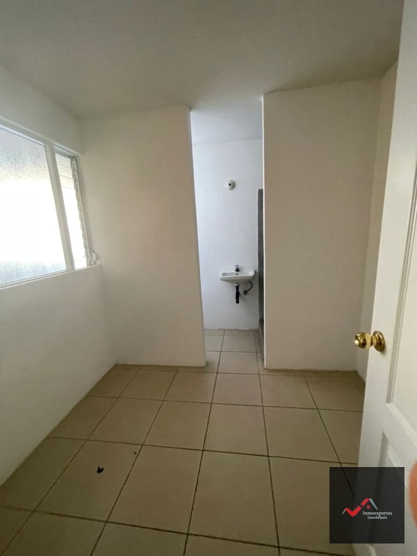 CASA EN VENTA EN CONDOMINIO SAN MARINO, ZONA 8 DE MIXCO - 11