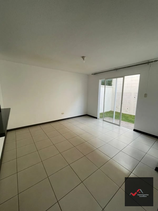 CASA EN VENTA EN CONDOMINIO SAN MARINO, ZONA 8 DE MIXCO - 10
