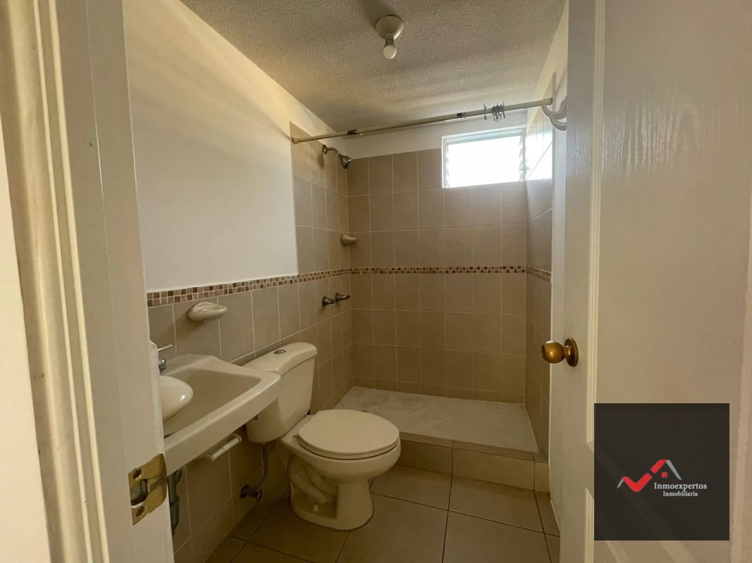 CASA EN VENTA EN CONDOMINIO SAN MARINO, ZONA 8 DE MIXCO - 5