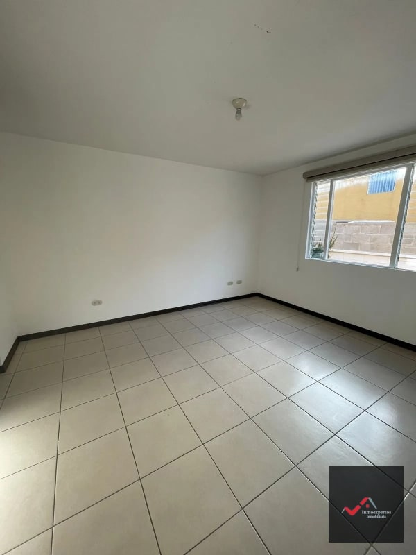 CASA EN VENTA EN CONDOMINIO SAN MARINO, ZONA 8 DE MIXCO - 4