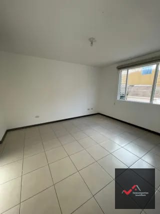 CASA EN VENTA SAN CRISTOBAL, ZONA 8 DE MIXCO — Casa en Venta en Zona 8 Mixco, Guatemala, Ciudad — miniatura 7 de 17