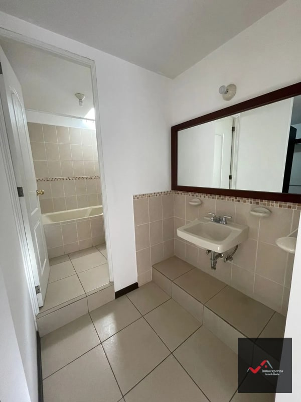 CASA EN VENTA EN CONDOMINIO SAN MARINO, ZONA 8 DE MIXCO - 3