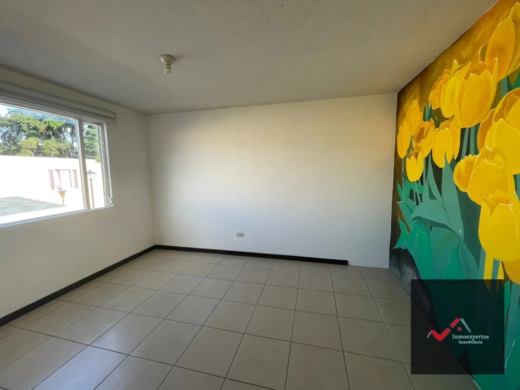 CASA EN VENTA EN CONDOMINIO SAN MARINO, ZONA 8 DE MIXCO - 1