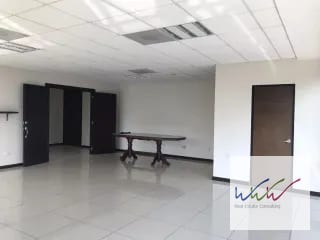 Rento oficina de 91m2 Edificio Design Center, zona 10 — Oficina en Alquiler en Design Center, Zona 10, Guatemala, Ciudad — miniatura 6 de 7