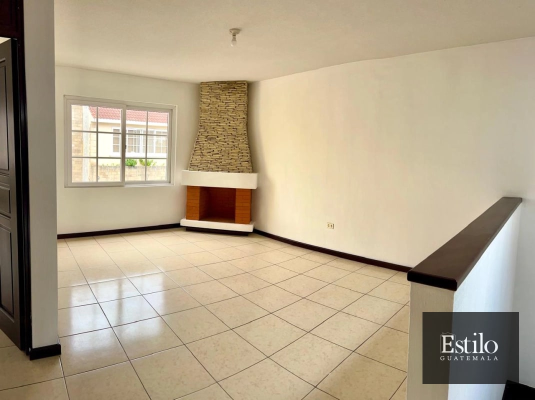 Hermosa Casa con Jardín En Venta - 6