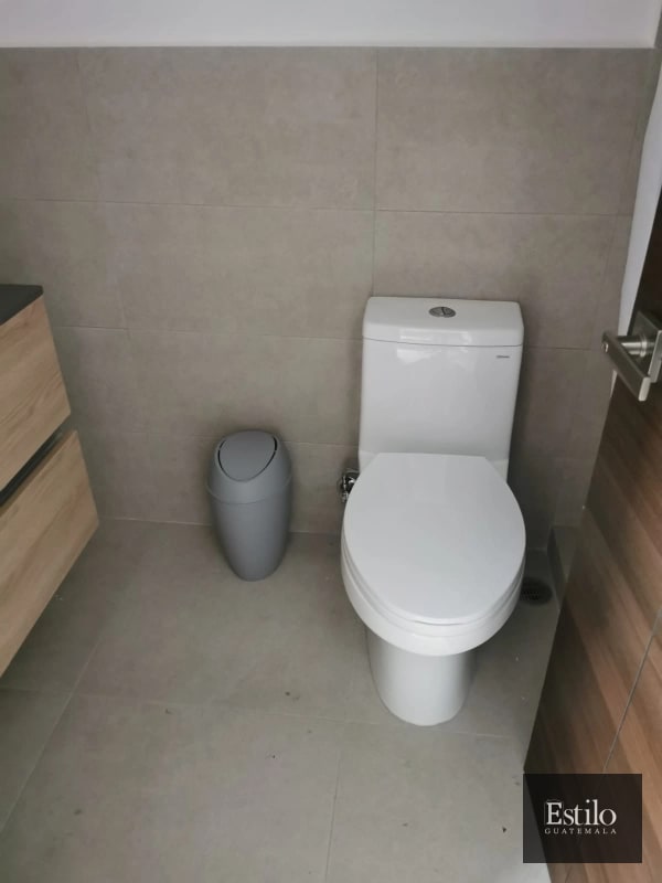 Apartamento Amueblado En Venta Zona 10 - 1