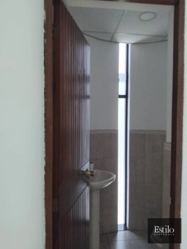 Oficina En Alquiler Zona 10 - 2
