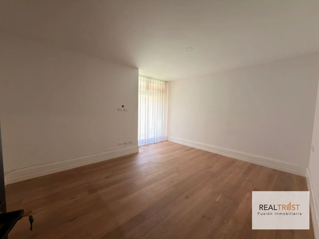 Apartamento en renta  CENTRICO zona 5 - 5