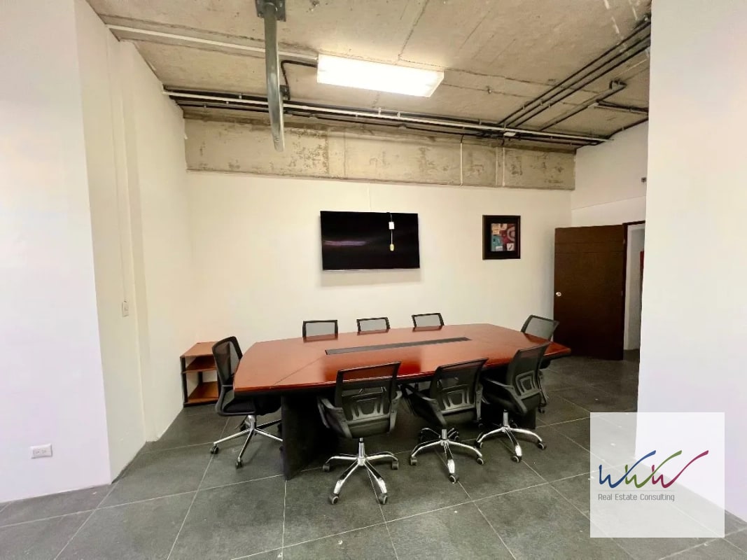 Vendo/rento oficina de 67m2 en edificio Design Center, zona 10 - 2