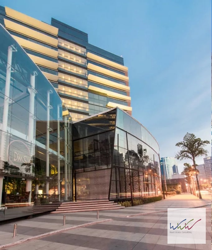 Rento Oficina de 200m2 en Design Center, Zona 10 - 12