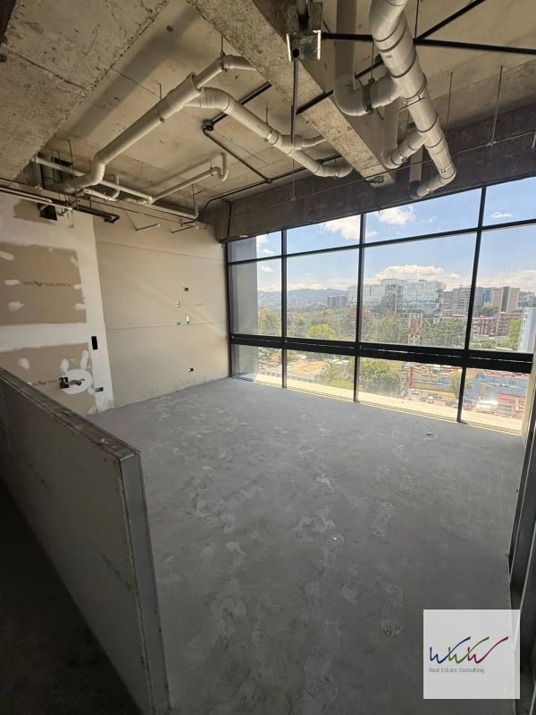 Rento amplia oficina de 570m2 en edificio Renovati, zona 10 - 6