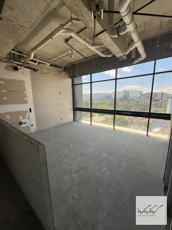 Rento amplia oficina de 570m2 en edificio Renovati, zona 10 — Oficina en Alquiler en Renovati, Zona 10, Guatemala, Ciudad — foto 7 de 11