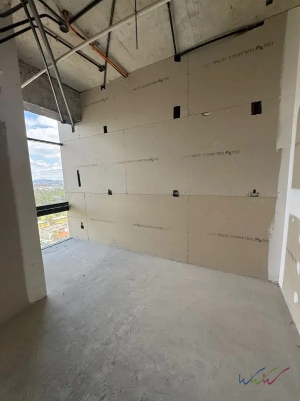 Rento amplia oficina de 570m2 en edificio Renovati, zona 10 — Oficina en Alquiler en Renovati, Zona 10, Guatemala, Ciudad — foto 6 de 11