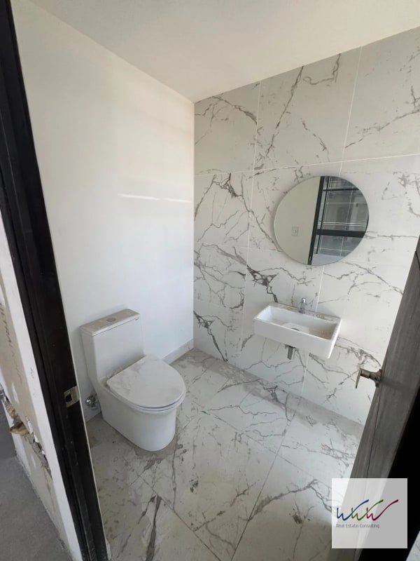 Rento amplia oficina de 570m2 en edificio Renovati, zona 10 - 4
