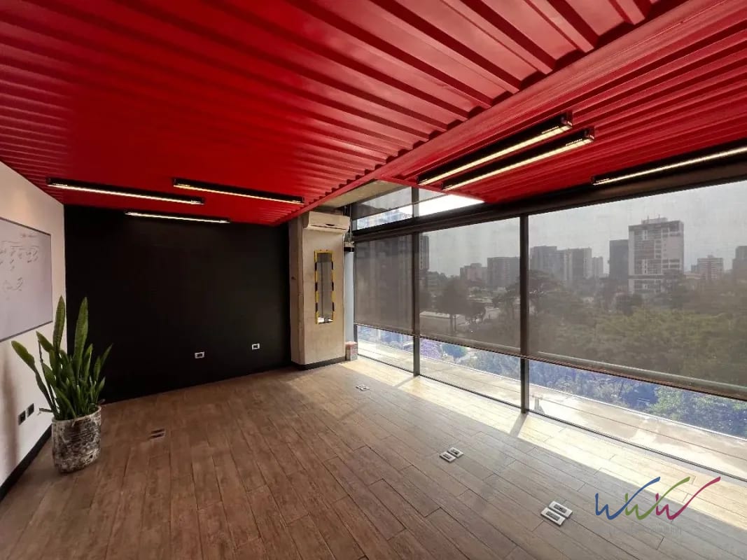 Rento Moderna oficina de 75 m2 Edificio Design Center, zona 10 — Oficina en Alquiler en Zona 10, Guatemala, Ciudad — foto 8 de 10