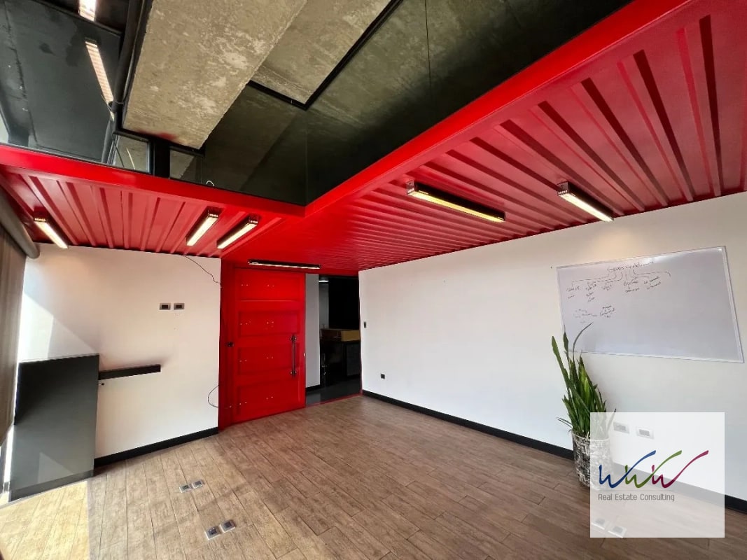 Rento Moderna oficina de 75 m2 Edificio Design Center, zona 10 - 6
