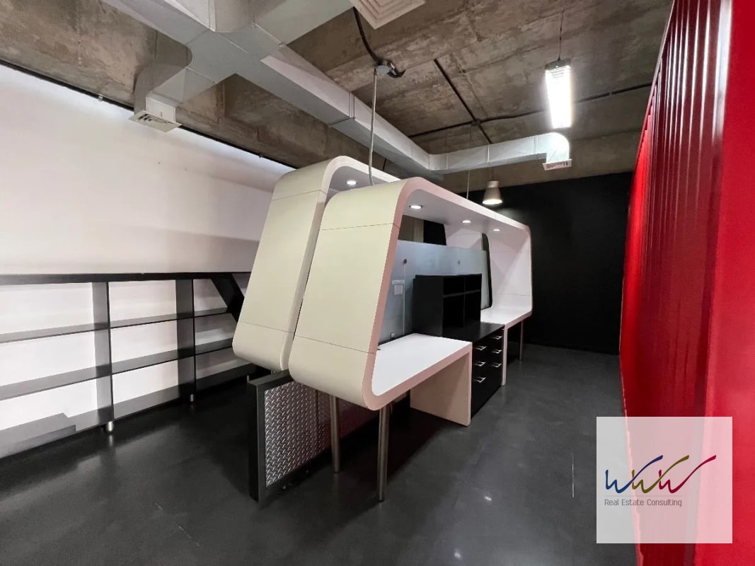 Rento Moderna oficina de 75 m2 Edificio Design Center, zona 10 - 4