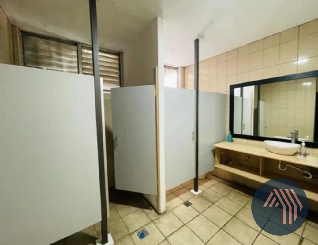 ALQUILER DE CÉNTRICA Y AMPLIA OFICINA - PLAZA MARITIMA, ZONA 10 - 6