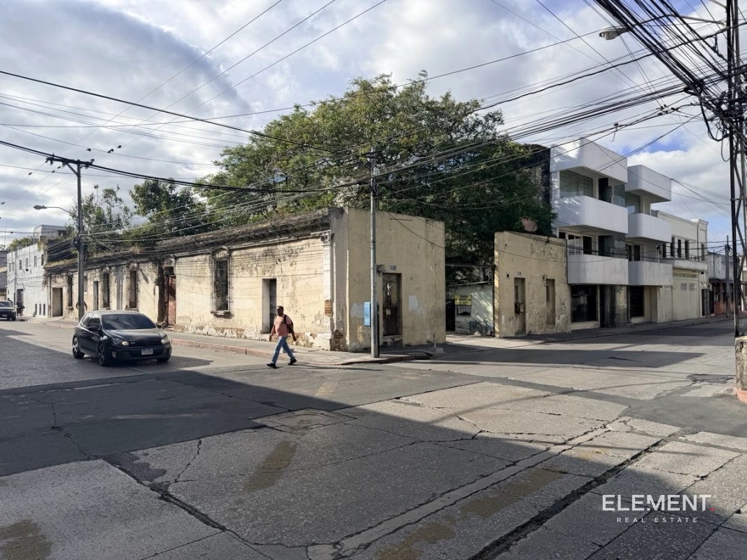 Terreno en venta en zona 1 de esquina - 3