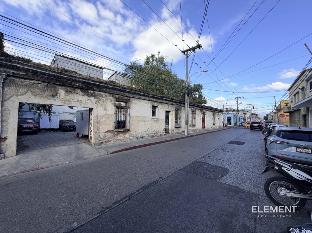 Terreno en venta en zona 1 de esquina - 1