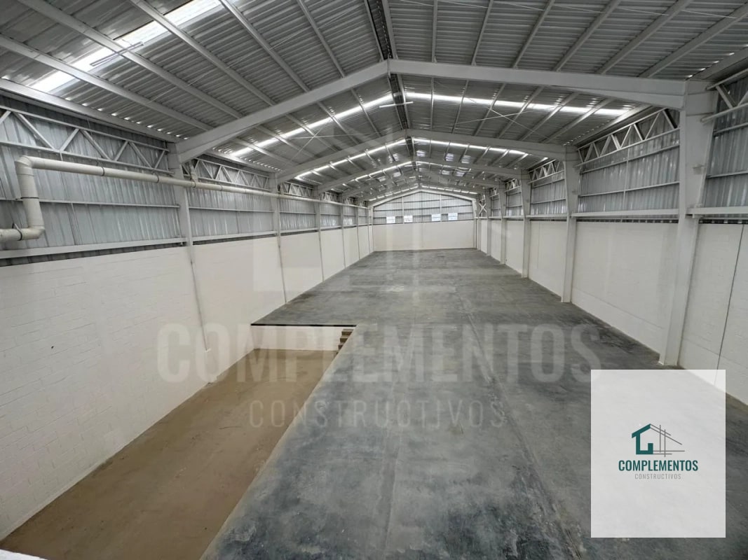 Bodega en venta CAES - 2