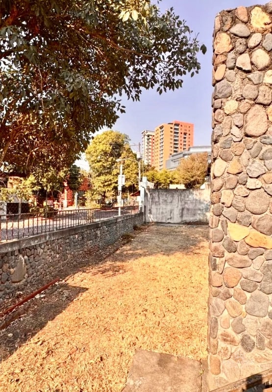 Zona 15 • Casa de 1 Nivel en Renta • Cerca del Blvd. VH2 - 6