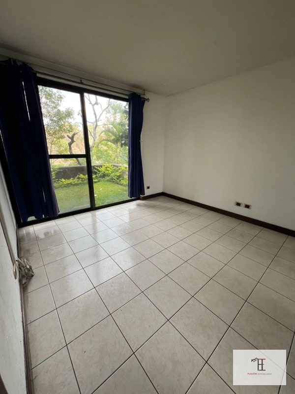 Rento amplio apartamento en zona 15 - 4