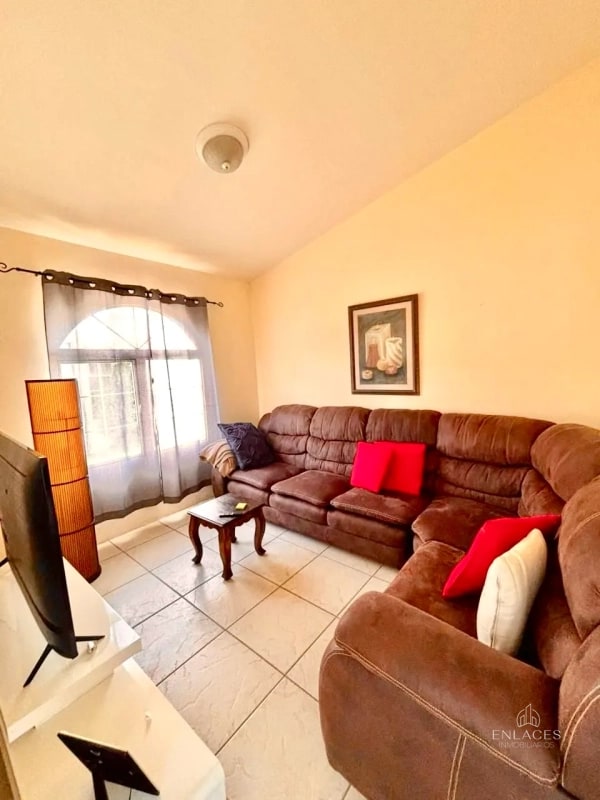 Zona 8 de Mixco • Casa en Venta • Condominio Orquídeas, San Cristóbal - 9