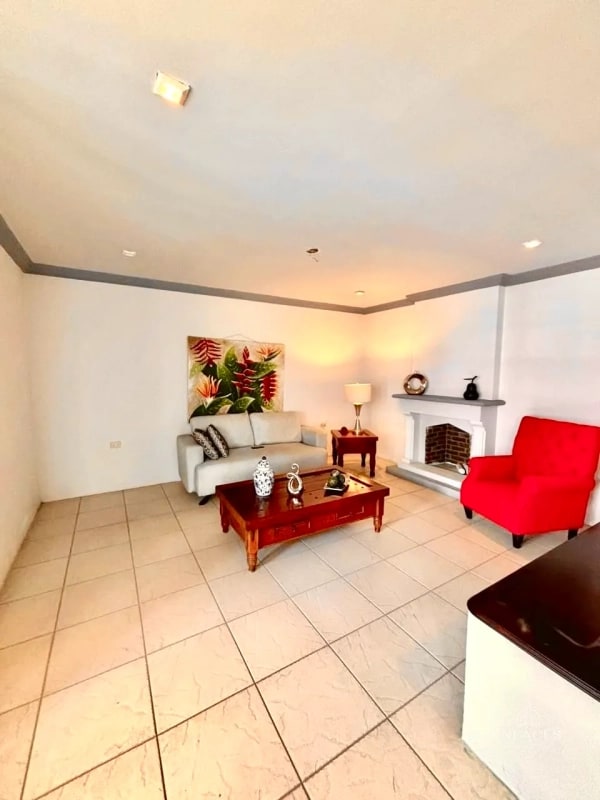 Zona 8 de Mixco • Casa en Venta • Condominio Orquídeas, San Cristóbal - 5