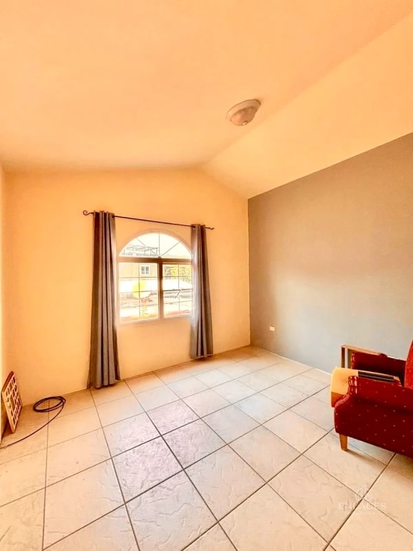 Zona 8 de Mixco • Casa en Venta • Condominio Orquídeas, San Cristóbal - 4