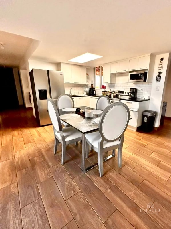 Zona 2 • Apartamento Amueblado en Renta • Edificio Roque - 15