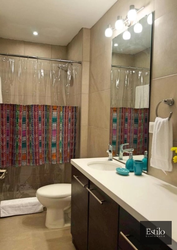 APARTAMENTO CON BALCÓN ZONA 4 - 8