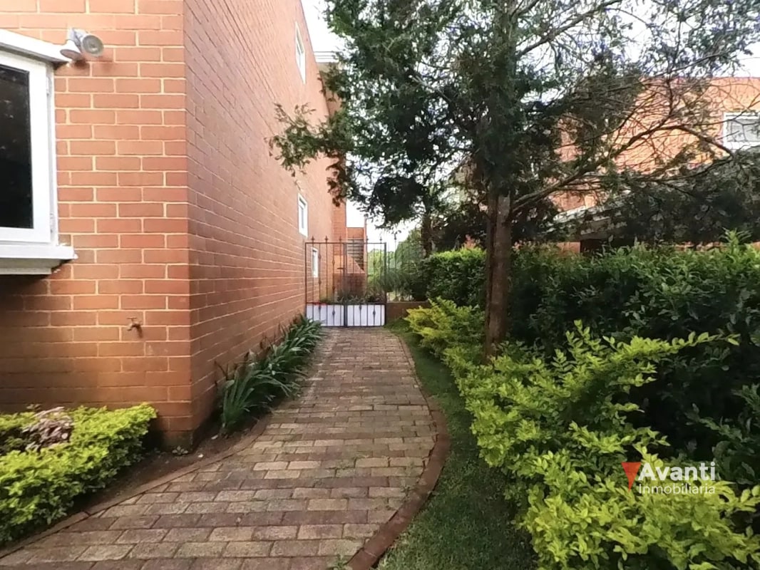 VENTA CASA CARRETERA A EL SALVADOR, COLINAS DE CASTEL - 3