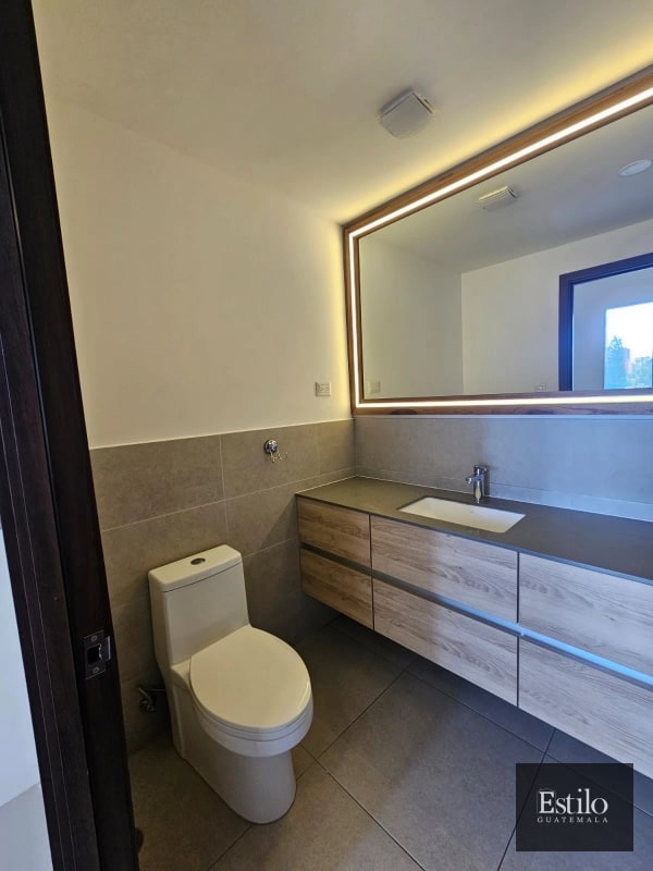 APARTAMENTO EN ALQUILER ZONA 10 - 6
