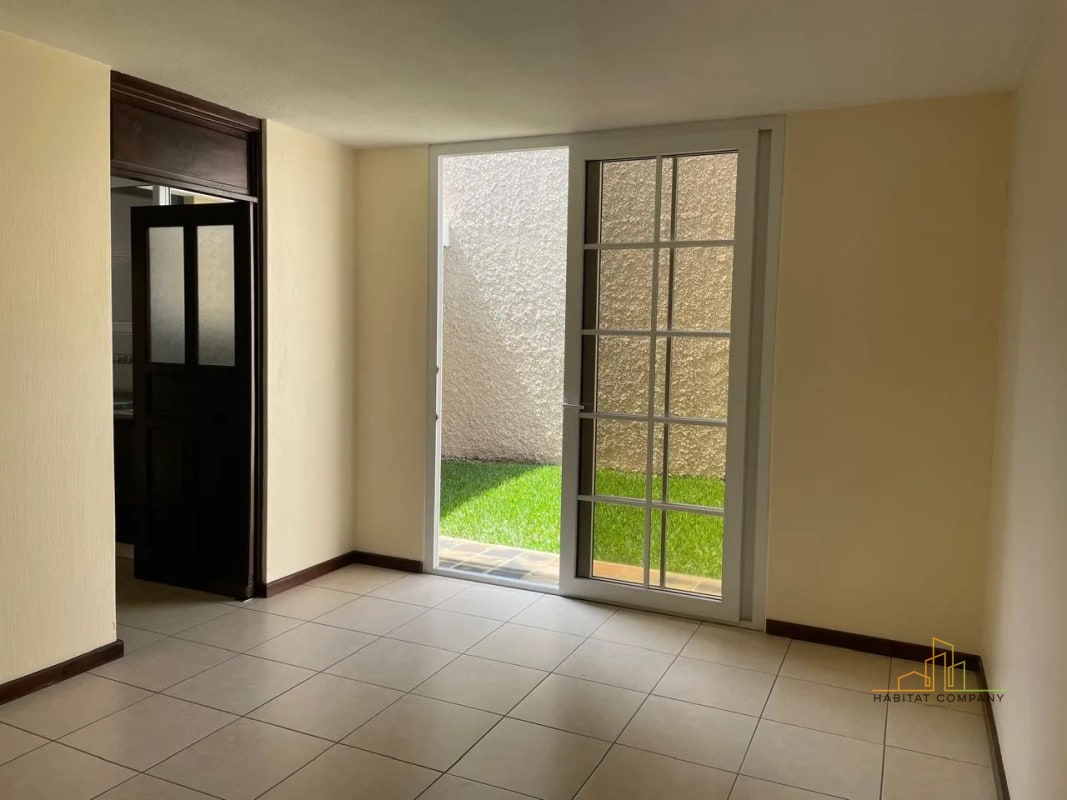 Ganga Casa en Venta Km 16.5 Carretera a El Salvador | Santa Mónica | Jardín + Estudio | Q1,555,000 - 4