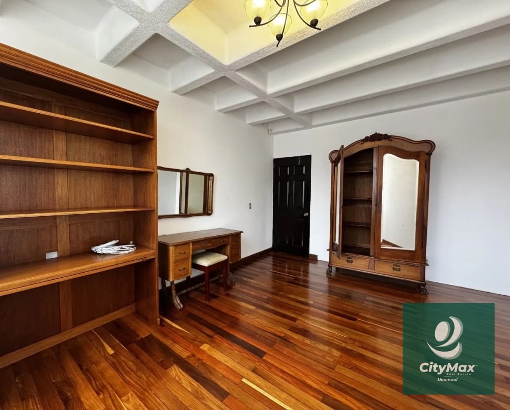 Casa en Renta en Exclusivo Sector Las Margaritas Zona 10 Guatemala - 1