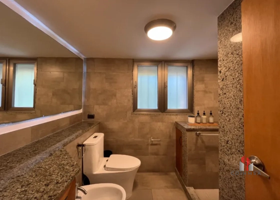 Apartamento en renta en zona 10 / Oakland - 1