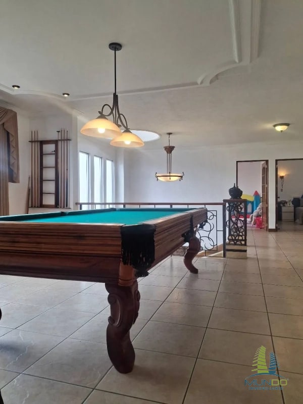 Exclusiva Residencia en Venta: Lujo y Amplitud en Casa y Campo - 9