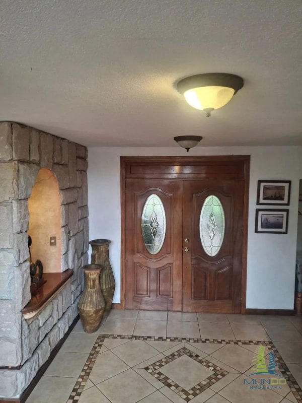Exclusiva Residencia en Venta: Lujo y Amplitud en Casa y Campo - 3