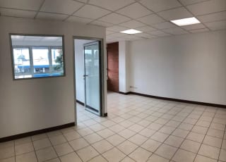 Oficina en Zona 10 — Oficina en Alquiler en Zona 10, Guatemala, Ciudad — miniatura 1 de 3