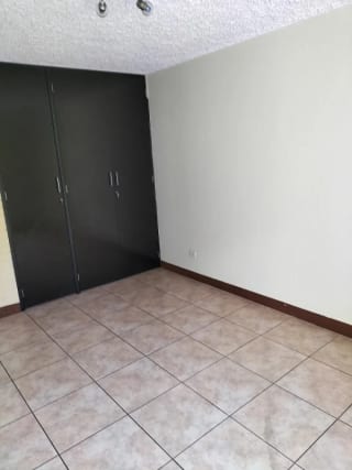Alquiler de apartamento en zona 10 de 3 dormitorios — Apartamento en Alquiler en Zona 10, Guatemala, Ciudad — miniatura 4 de 11