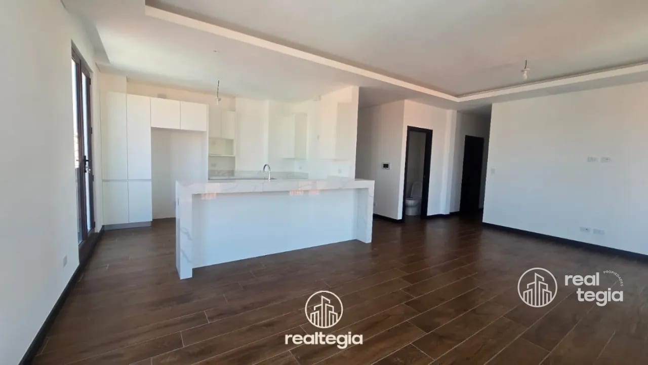 APARTAMENTO EN LIRIOS DE CAYALÁ ZONA 16 — Apartamento en Venta en Zona 16, Guatemala, Ciudad — foto 9 de 12