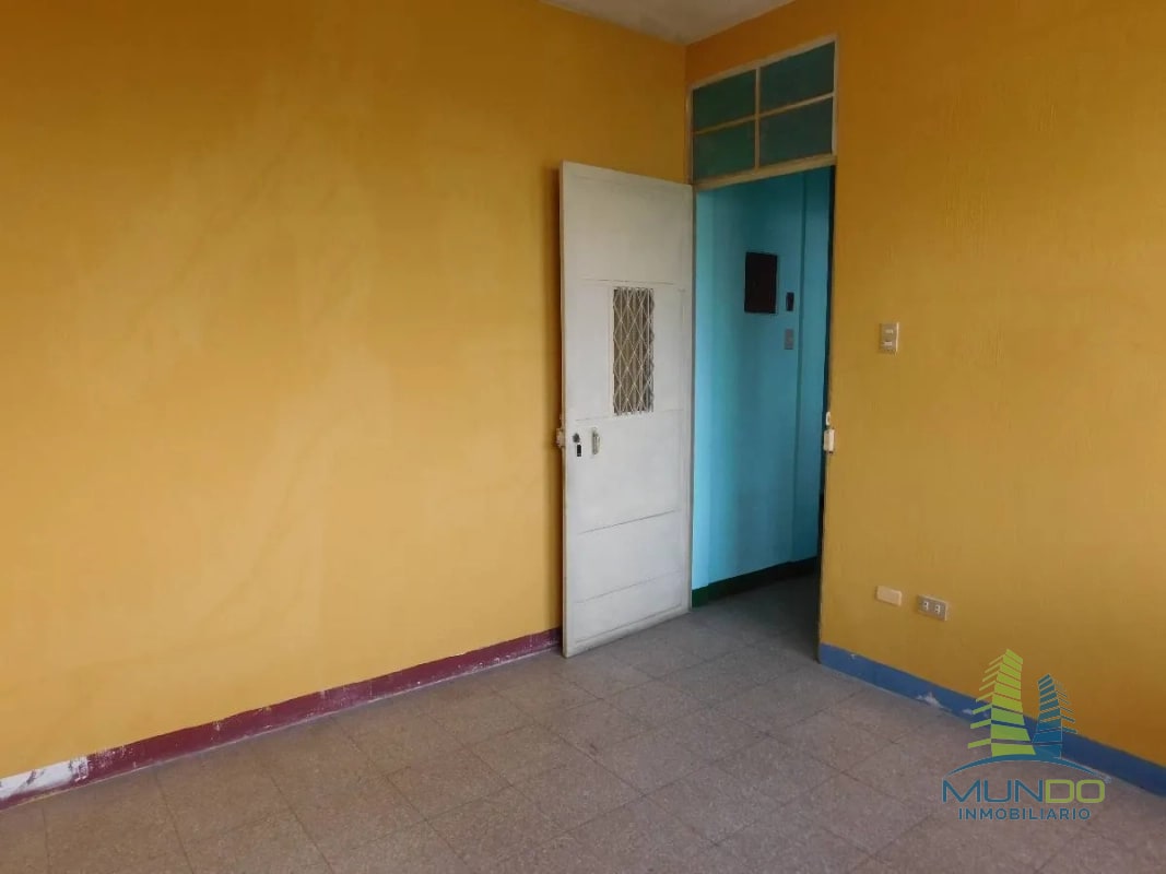 Oportunidad Comercial: Edificio de 4 Niveles con Locales y Oficinas – Zona 11 Roosevelt - 11
